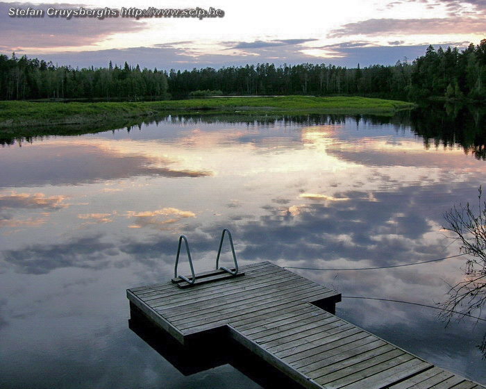 Bears trail - Camping place Oulangan 24h At midnight at the camping place Oulangan. In the middle of June, there are 24 hours of daylight when you are close to the Arctic Circle. Stefan Cruysberghs